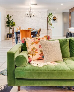 Smart-tv en een open haard