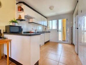 Casa, 3 quartos, terraço | Cozinha privada