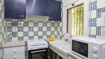 Casa, 2 habitaciones | Cocina privada