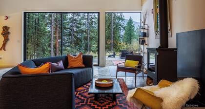 Stunning 3 bdrm in the heart of the Methow Valley