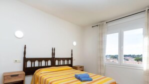 3 camere