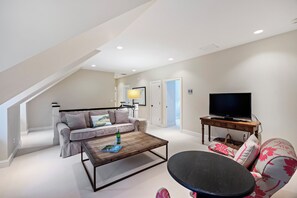Smart TV, tenis de mesa y oficina 