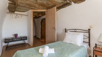 2 chambres, fer et planche à repasser, Wi-Fi gratuit, draps fournis