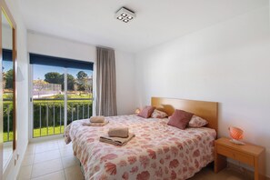 2 bedrooms, iron/ironing board, free WiFi, bed sheets - Apartment 'Costa Cabanas 54' with Shared Pool, Shared Garden and Air Conditioning (Cabanas de Tavira)