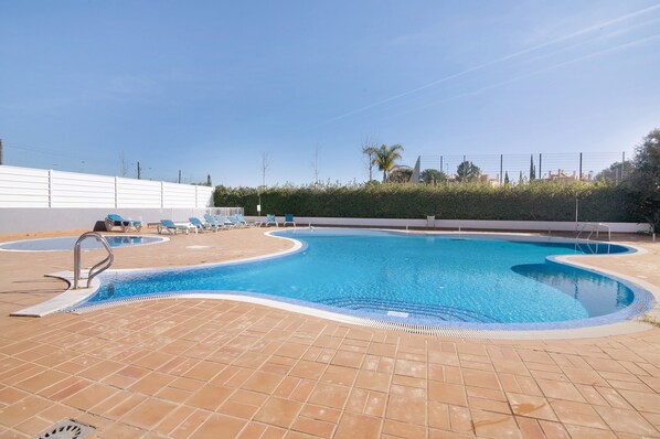 Pool - Costa Cabanas 54 Apartment with Shared Pool, Garden, and Air Conditioning (Cabanas de Tavira)