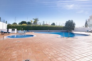 Pool - Costa Cabanas 54 Apartment with Shared Pool, Garden, and Air Conditioning (Cabanas de Tavira)