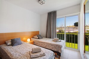 2 bedrooms, iron/ironing board, free WiFi, bed sheets - Costa Cabanas 54 Apartment with Shared Pool, Garden, and Air Conditioning (Cabanas de Tavira)