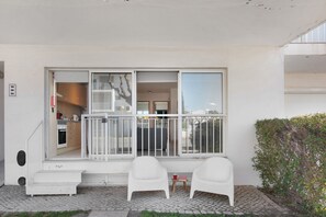 Exterior - Costa Cabanas 54 Apartment with Shared Pool, Garden, and Air Conditioning (Cabanas de Tavira)