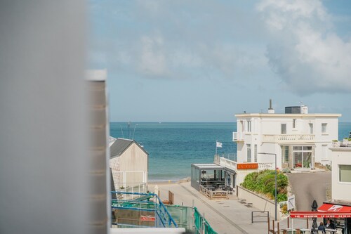 Apartment 'Le Saint Martin' with Sea View, Balcony and Wi-Fi