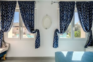 6 bedrooms, free WiFi, bed sheets