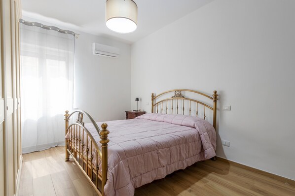 3 chambres, fer et planche à repasser, accès au Wi-Fi (inclus)