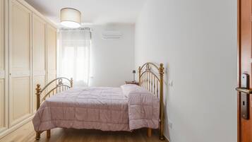3 camere, ferro/asse da stiro, Wi-Fi gratuito, lenzuola