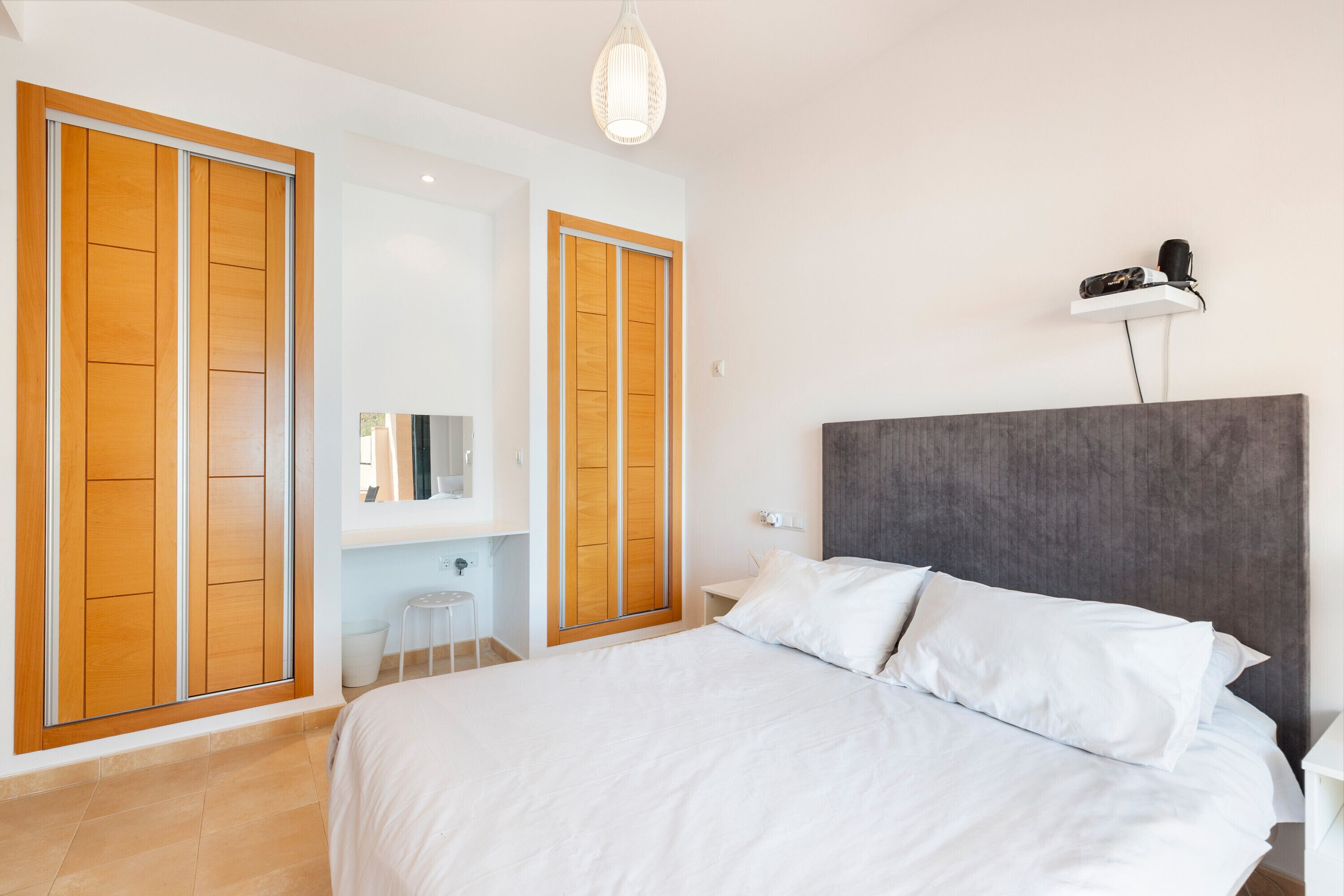 2 chambres, fer et planche à repasser, Wi-Fi gratuit, draps fournis