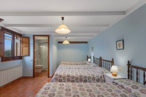 6 habitaciones, tabla de planchar con plancha y wifi gratis 