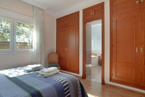 4 Schlafzimmer, Bügeleisen/Bügelbrett, kostenloses WLAN, Bettwäsche