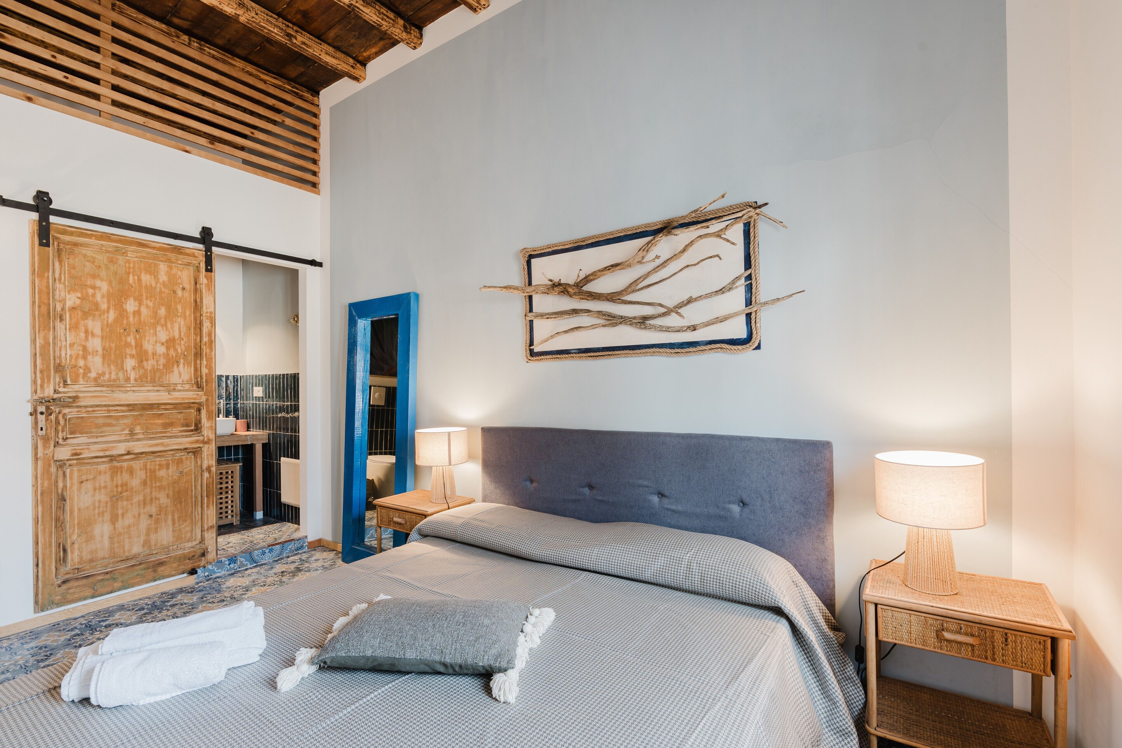 2 chambres, fer et planche à repasser, Wi-Fi gratuit, draps fournis