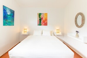 3 bedrooms, iron/ironing board, free WiFi, bed sheets - Apartment 'Cerca Do Altinho' with Private Pool, Private Terrace and Wi-Fi (Vila Nova de Milfontes)