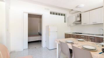 Frigorifero, pentole/stoviglie/utensili