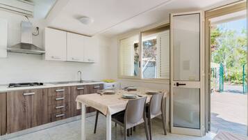 Frigorifero, pentole/stoviglie/utensili