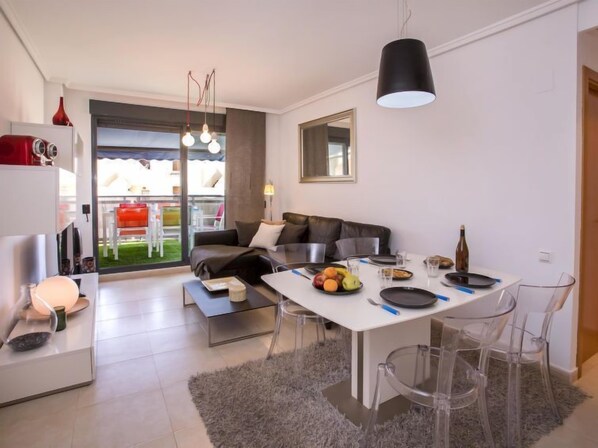 Huis, 4 slaapkamers, terras | Dineren