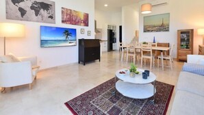 Unclassified image, 2 of 12, button - Global Green 8 - By Global Rental Holidays 7452 (San Bartolomé de Tirajana)