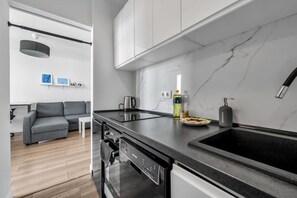 Frigorífic, forn, placa de cuina i rentaplats 