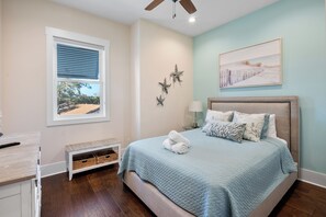 4 bedrooms, iron/ironing board, WiFi, bed sheets