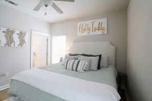 2 Schlafzimmer, Bügeleisen/Bügelbrett, WLAN, Bettwäsche