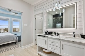 Douche, serviettes fournies