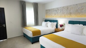 標準雙人房, 2 張加大雙人床, 泳池景觀 | 高級寢具、羽絨被、記憶床墊、筆電工作空間