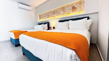 Habitación doble estándar, vista al mar | Ropa de cama de alta calidad, edredón y camas con efecto memoria