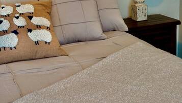 2 chambres, fer et planche Ă repasser, Wi-Fi, draps fournis