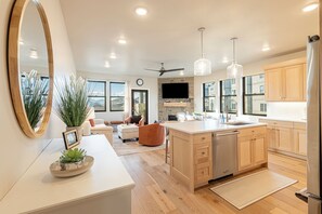 Interior - New in Deer Valley East Village - Mayflower - Minutes to Ski and Jordanelle Reservoir (Heber City)