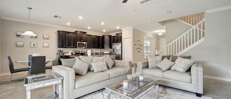 Smart TV, chimenea, videojuegos y futbolito