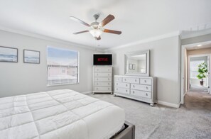 4 bedrooms, desk, iron/ironing board, travel cot