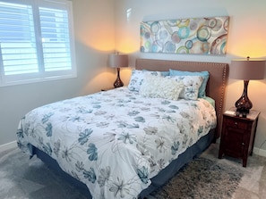 4 habitaciones, tabla de planchar con plancha, wifi y ropa de cama 