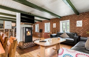 Fernseher, Kamin, DVD-Player, Tischtennisplatte