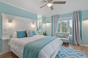 6 bedrooms, free WiFi - "Smooth Sailing" 6 Bedroom, 3 Bathroom, Second Row (Supply)