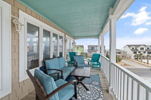 Property grounds - "Smooth Sailing" 6 Bedroom, 3 Bathroom, Second Row (Supply)