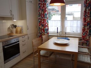 Kühlschrank, Ofen, Herdplatte, Geschirrspüler