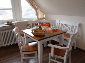 Dining - Haus Teunis - Vacation in a prime location, in the pedestrian zone in Wyk - Teunis (Wyk auf Föhr)