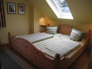 2 bedrooms, WiFi, bed sheets