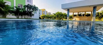 Apartment with pool a few minutes from the sea