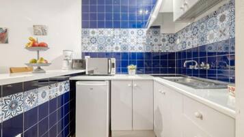 House, 1 Bedroom, Terrace | Private kitchen