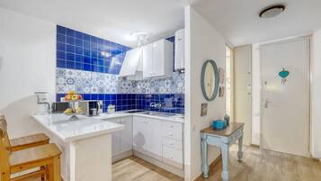 House, 1 Bedroom, Terrace | Private kitchen