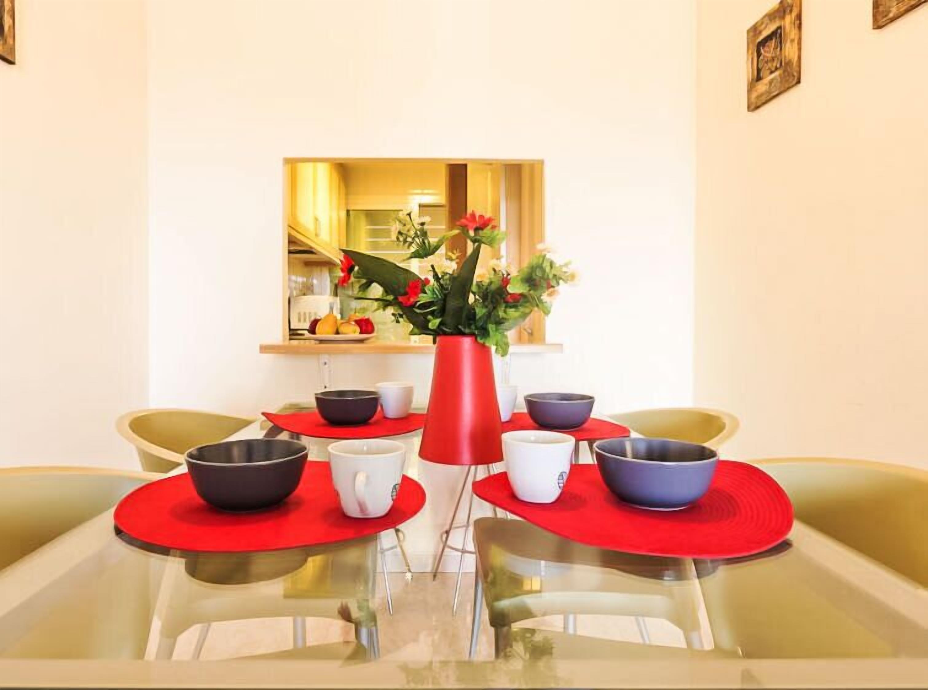 House, 3 Bedrooms | Dining