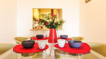 House, 3 Bedrooms | Dining