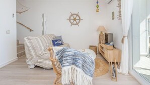 Unclassified image, 3 of 12, button - Global Casa Do - By Global Rental Holidays 7566 (Roses)