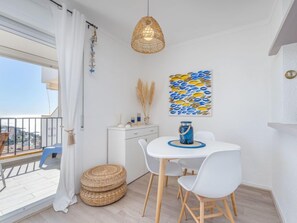 Casa, 3 habitaciones, terraza | Restauración
