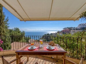 Outdoor dining - Global Vista Halcon - By Global Rental Holidays 7655 (Javea)